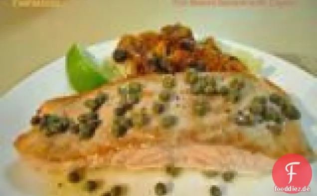 Pfanne gebratener Lachs mit Kapern
