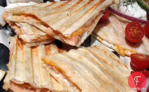 Geräucherter Lachs Quesadilla