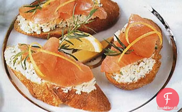 Geräucherter Lachs, Fenchel und Ziegenkäse Toast