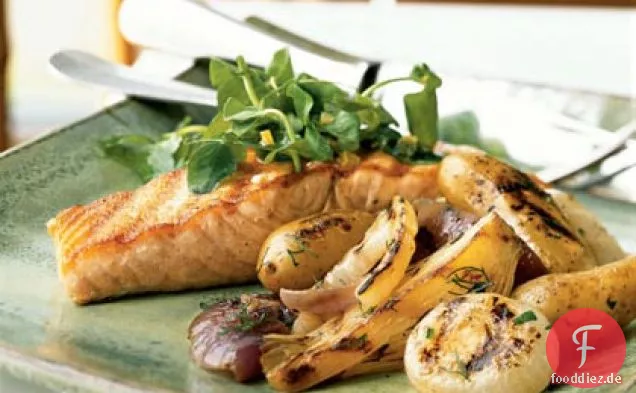 Gegrillter Wildlachs und Gemüse