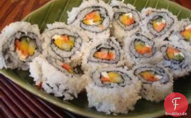 Geräucherter Lachs und Mango-Sushi mit Zitrus-Soja-DIP-Sauce