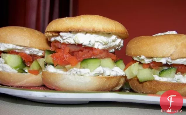 Mini Club-Sandwiches Mit Lachs-Carpaccio und Ahorn