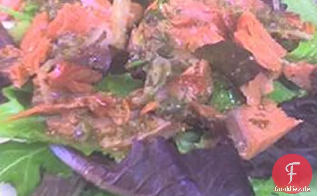 Geräucherter Lachs & Brunnenkressesalat mit roter Zwiebel-Kapern-Vinaigrette