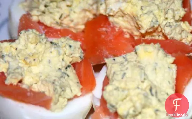 Geräucherter Lachs gefüllte Eier