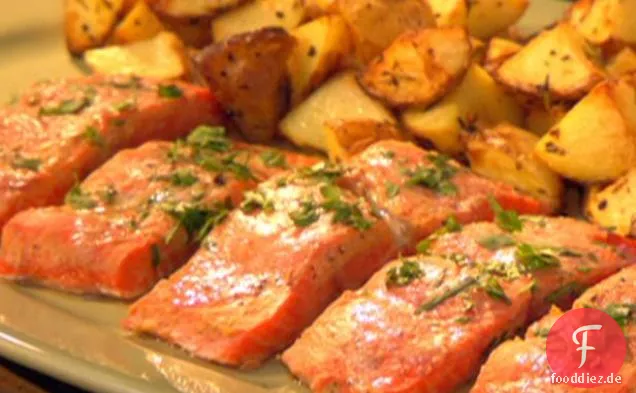 Gerösteter Miso-Lachs mit Zitrone und Koriander mit Rosmarin geröstete Yukons