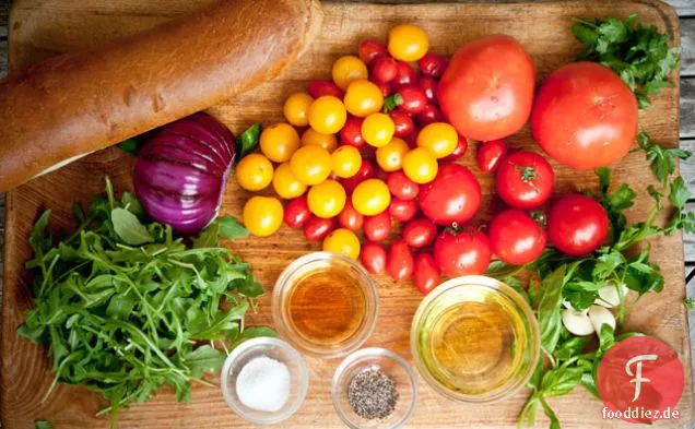 Tomaten-Brot-Salat