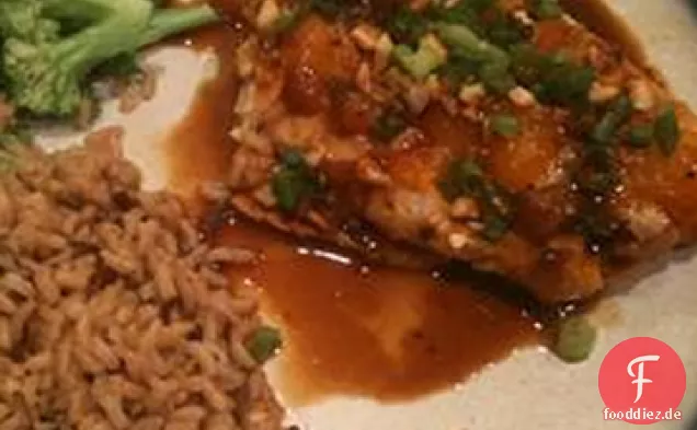 Gebackener Snapper mit Mandarinen, Cashewnüssen und Ingwer