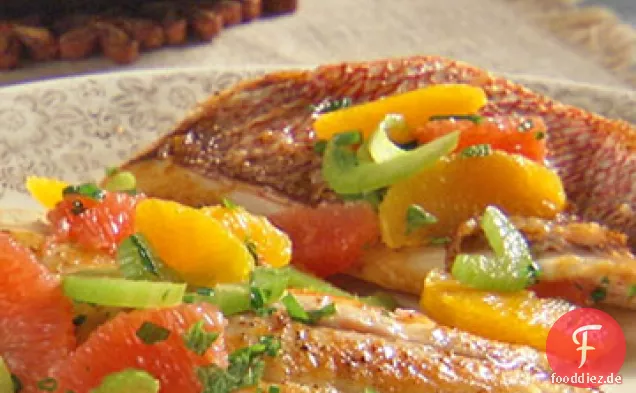 In der Pfanne Gebratene Red Snapper mit Zitrus-Kräuter-Relish