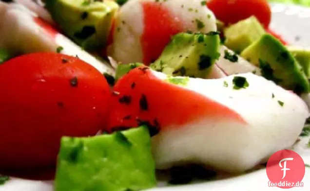 Imitation Krabbe (Surimi) und Avocado-Salat
