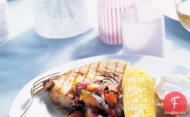 Gegrillter Schwertfisch mit Nektarine-Zwiebel-Salsa