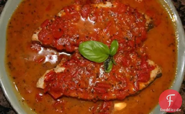 Schwertfischsteaks mit Tomaten-Basilikum-Sauce