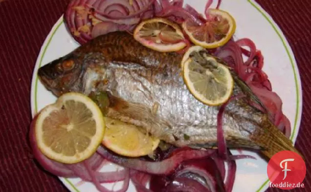 Ganze Gebackene Tilapia