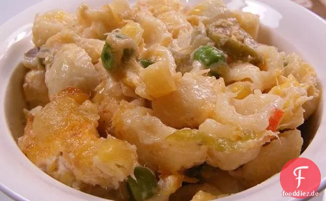 Fliege oder Farfalline mit Thunfisch und Artischockenherzen