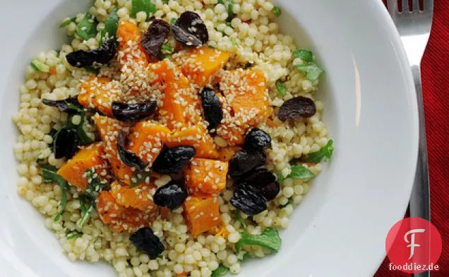 Butternut Squash, Rucola und Schwarze Oliven Couscous