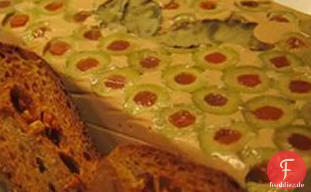 Thunfischmousse Terrine mit Oliven