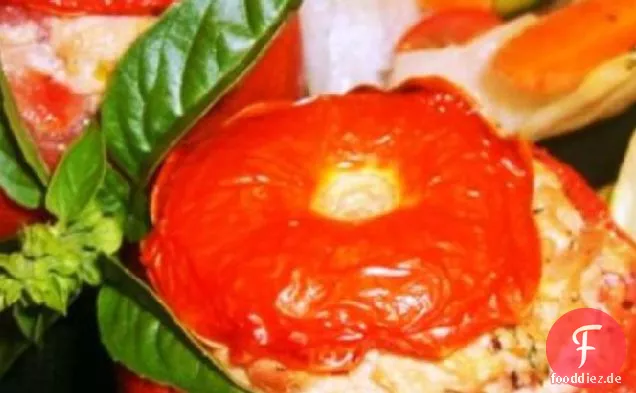 Gebackene Thunfisch gefüllte Tomaten