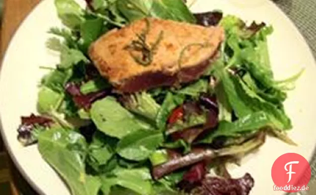 Gebratener Ahi-Thunfisch mit Brunnenkresse, Chile und Ingwersalat