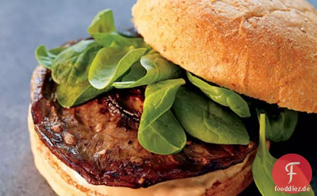 Portabello-Pilz-Sandwiches mit Rucola und Balsamico-Aioli