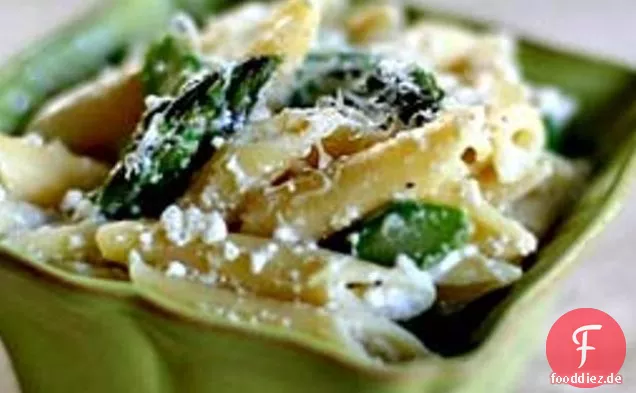 Gemelli mit Spargel, Ricotta, Rucola und Zitronenschale
