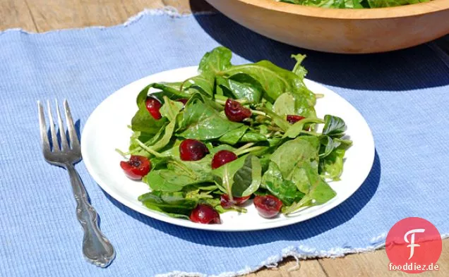 Kirsch-Rucola-Salat Mit Senf-Vinaigrette