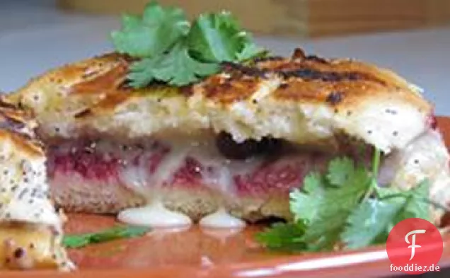 Gegrillter Camembert-Sandwich