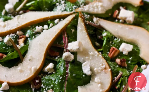 Spinat-Birnen-Salat mit Rosmarinvinaigrette