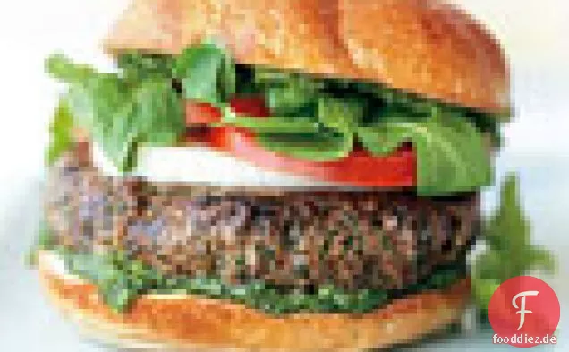 Burger mit Mozzarella und Spinat-Rucola-Pesto