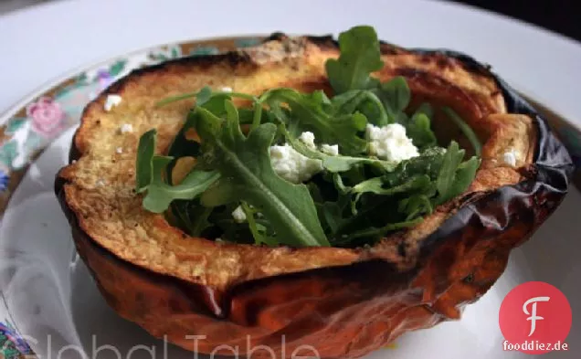 Gebratener Kürbissalat mit Rucola und Chevre