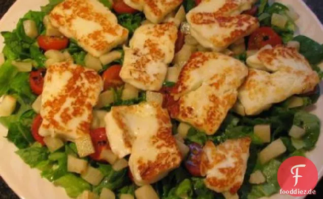 Halloumi und Birnensalat