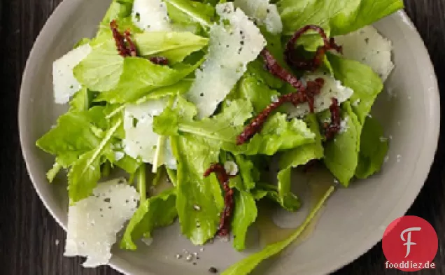 Rucola-Salat mit Rasiertem Manchego