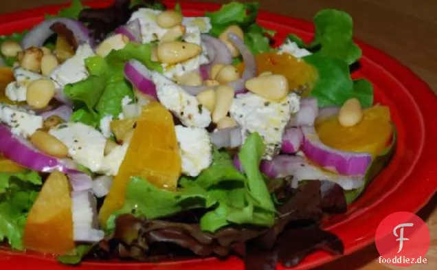 Baby-Rübensalat mit Rucola und Ziegenkäse