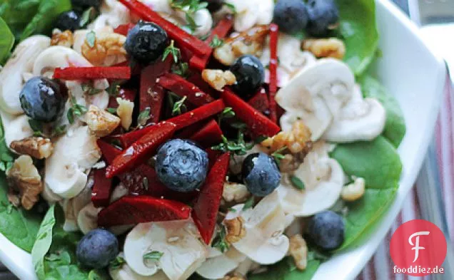 Pilze, Blaubeeren und Rote Beete