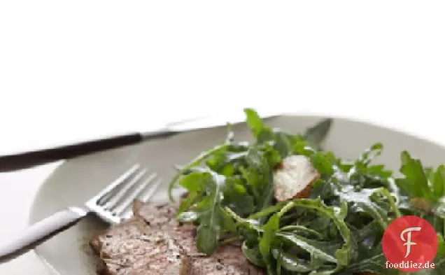 Kräuter-Steak mit Rucola und Kartoffeln