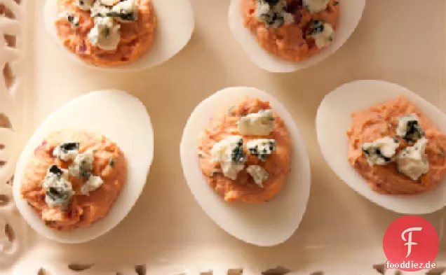 Beet Deviled Eier mit geräuchertem Blauschimmelkäse Rezept