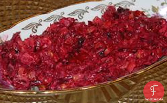 Rüben-, Walnuss- und Pflaumensalat