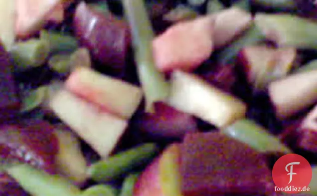 Rüben-, Bohnen- und Apfelsalat