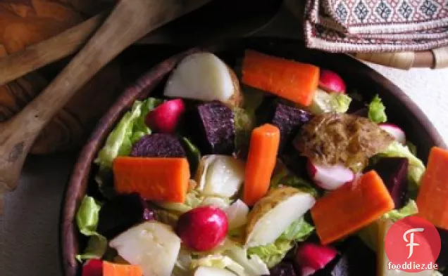 Karotten-, Blumenkohl- und Rübensalat mit Orangen-Anis-Dressing