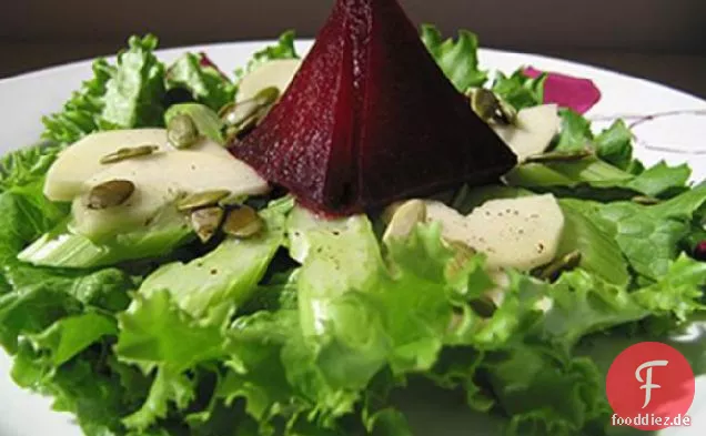 Gebratene Rüben, Pistazien und Birnensalat