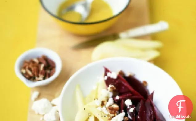 Rüben-, Birnen- und Ziegenkäsesalat
