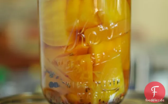 Eingelegte goldene Rüben