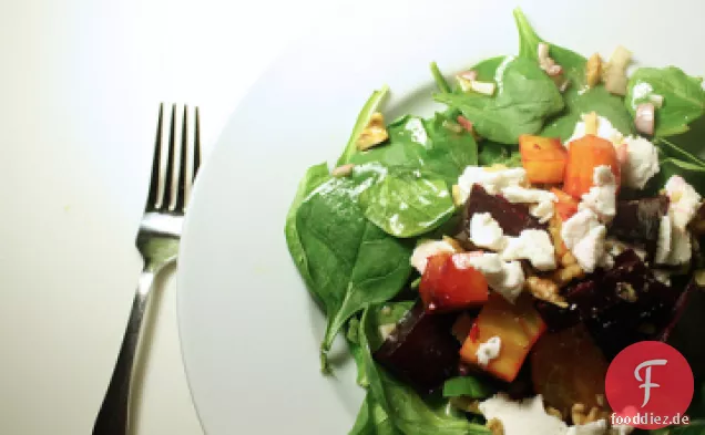 Spinat-, Rüben- und Walnusssalat