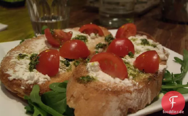 Gebratene Rüben und Ziegenkäse Bruschetta