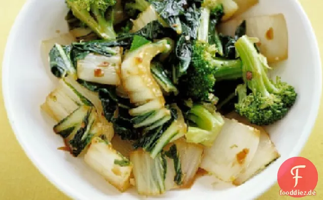 Sautierten Bok Choy und Brokkoli
