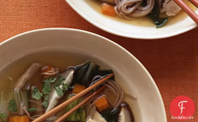 Zitronengras Huhn Soba Nudelsuppe