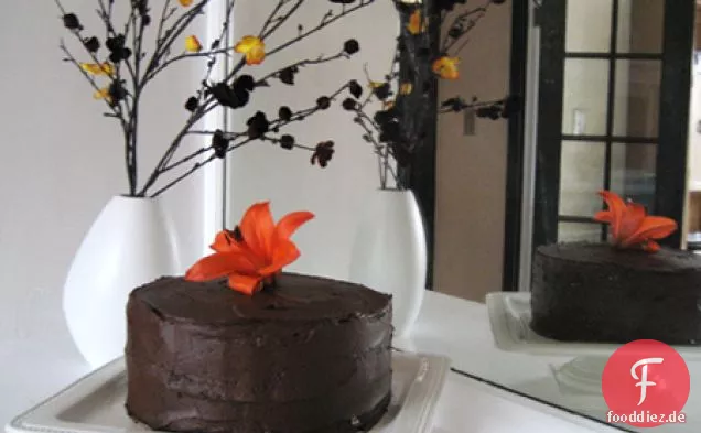 Schokoladen-Rübenkuchen mit Schokoladen-Frischkäse-Zuckerguss