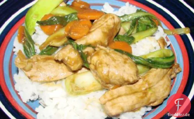 Schweinefleisch und Bok Choy unter Rühren Braten,