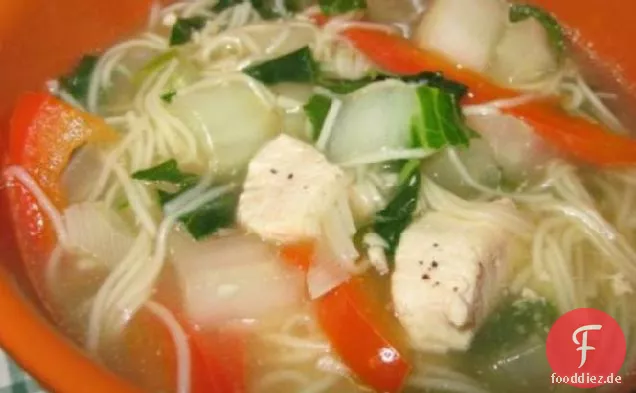 Fünf-Gewürz-Hühnernudelsuppe