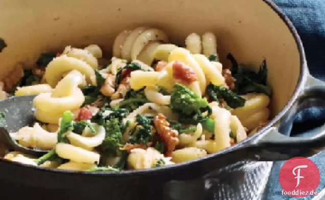 Ein-Topf-Pasta mit Brokkoli Rabe und Speck