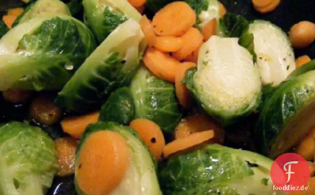 Rosenkohl mit Ahorngeschmack mit Karotten
