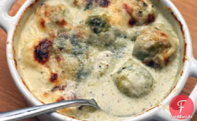 Cremiger Rosenkohl Gratin mit Blauschimmelkäse
